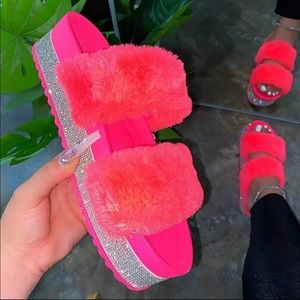Fur sandal
